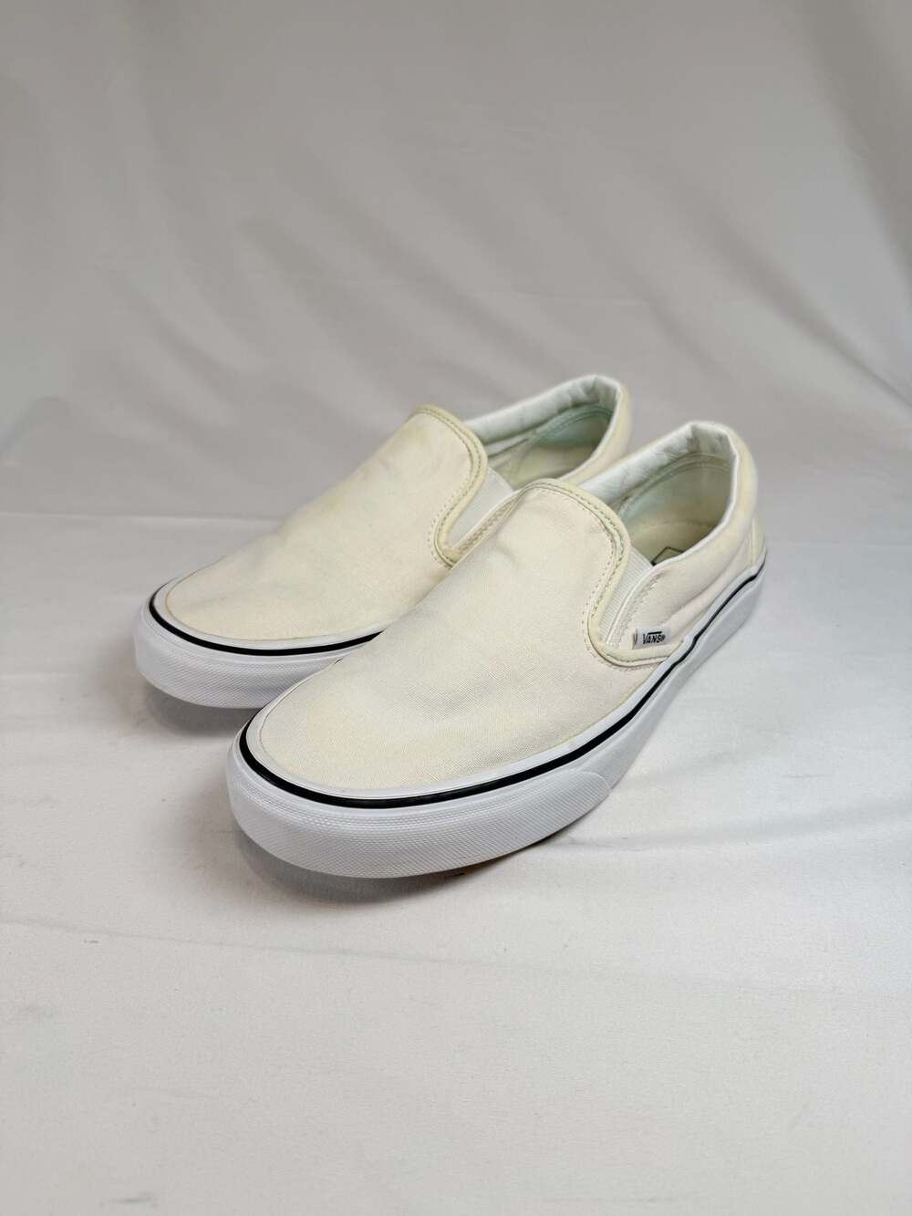 Streetwear Vans Classic Slip-On Cream Canvas Skate Shoes Men's 9 Women's 10.5